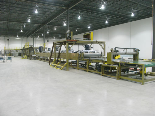 海棉連續(xù)發(fā)泡貼合機(jī)美國客戶現(xiàn)場(chǎng)