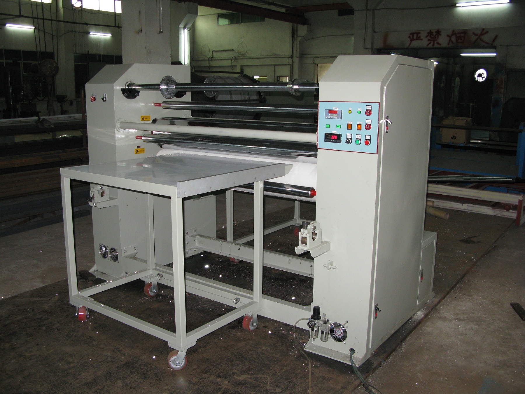 電子行業(yè)導(dǎo)電泡棉、導(dǎo)電布新型熱貼復(fù)合