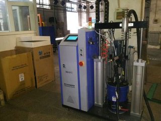 熱熔膠復(fù)合機(jī)的工藝優(yōu)點(diǎn)是什么呢？