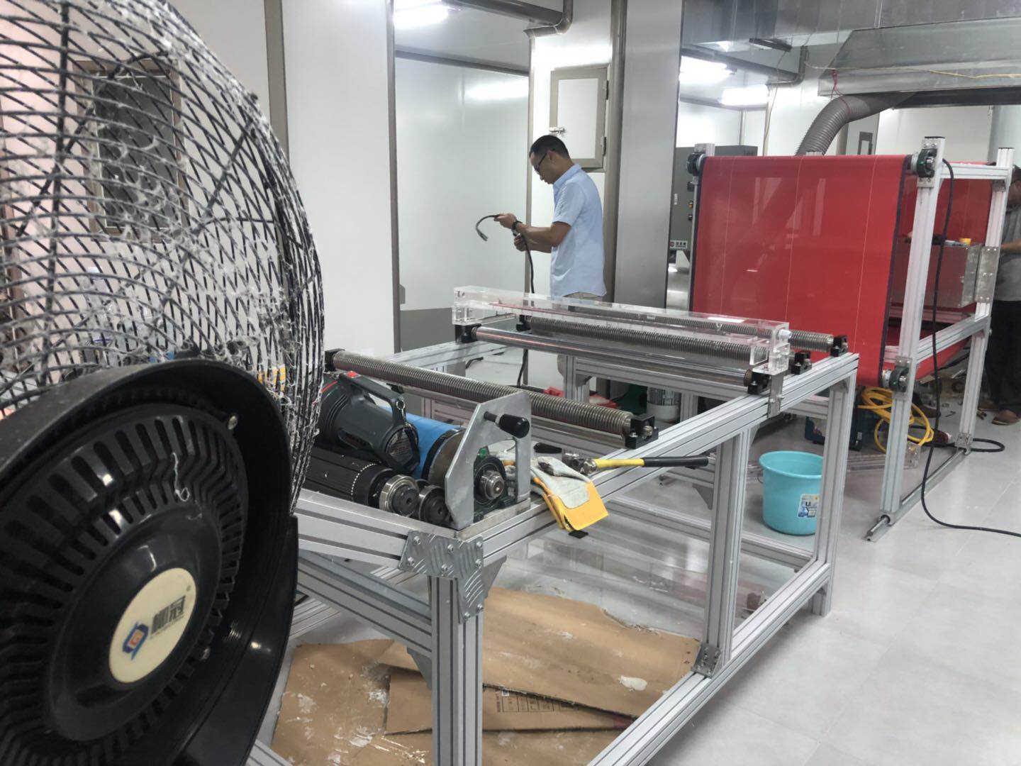 熔噴布設備組成結(jié)構(gòu)