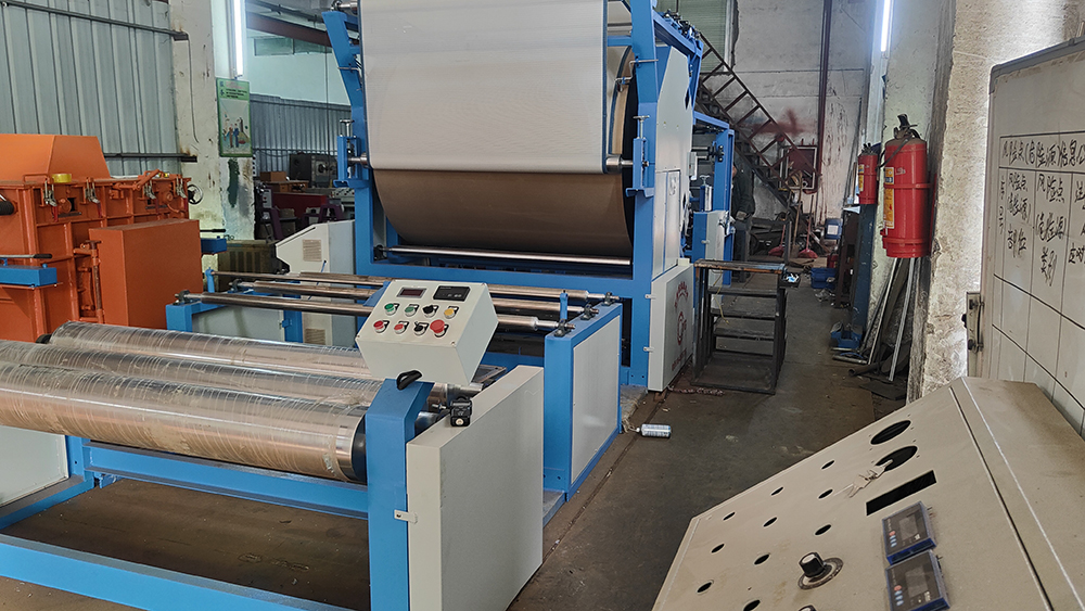 雙膠槽網帶的復合機具有哪些主要特點？